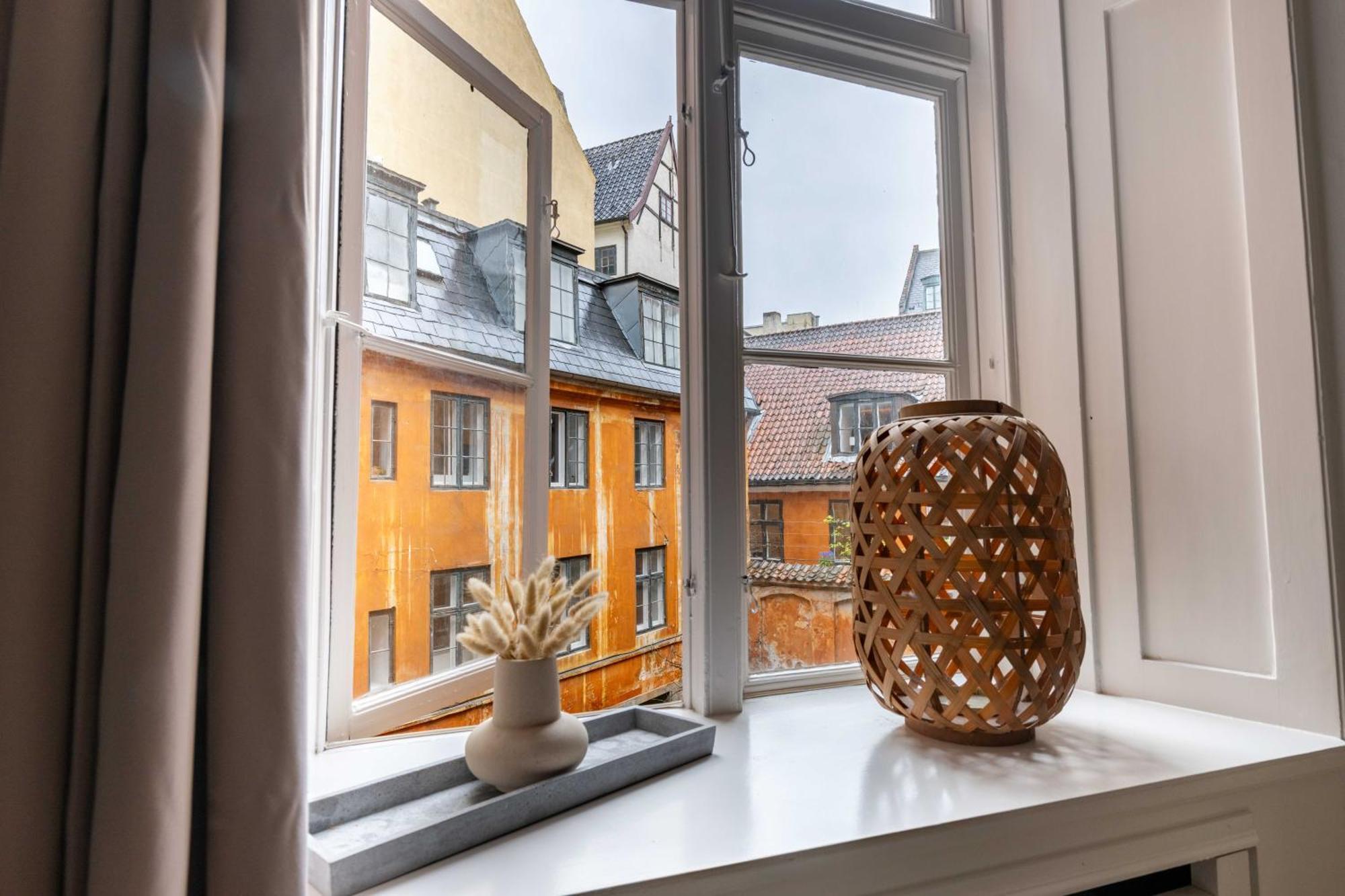 Rare 4Br Apartment W Unique Details In Cph City Копенгаген Екстер'єр фото